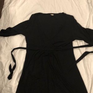 V neck mid drift dress